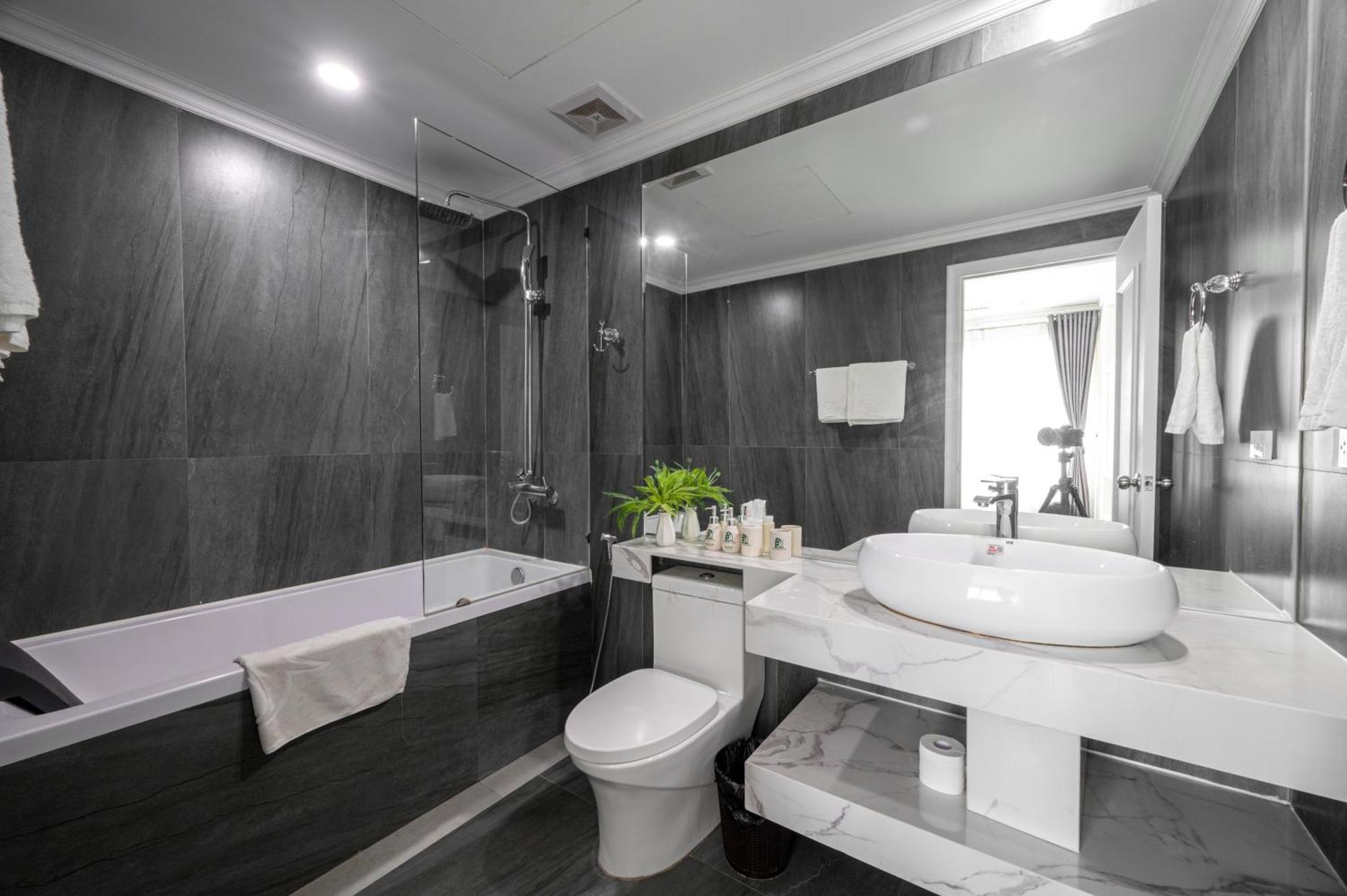 Luxe Paradise Suites Xuan Dieu Hanoi Eksteriør billede